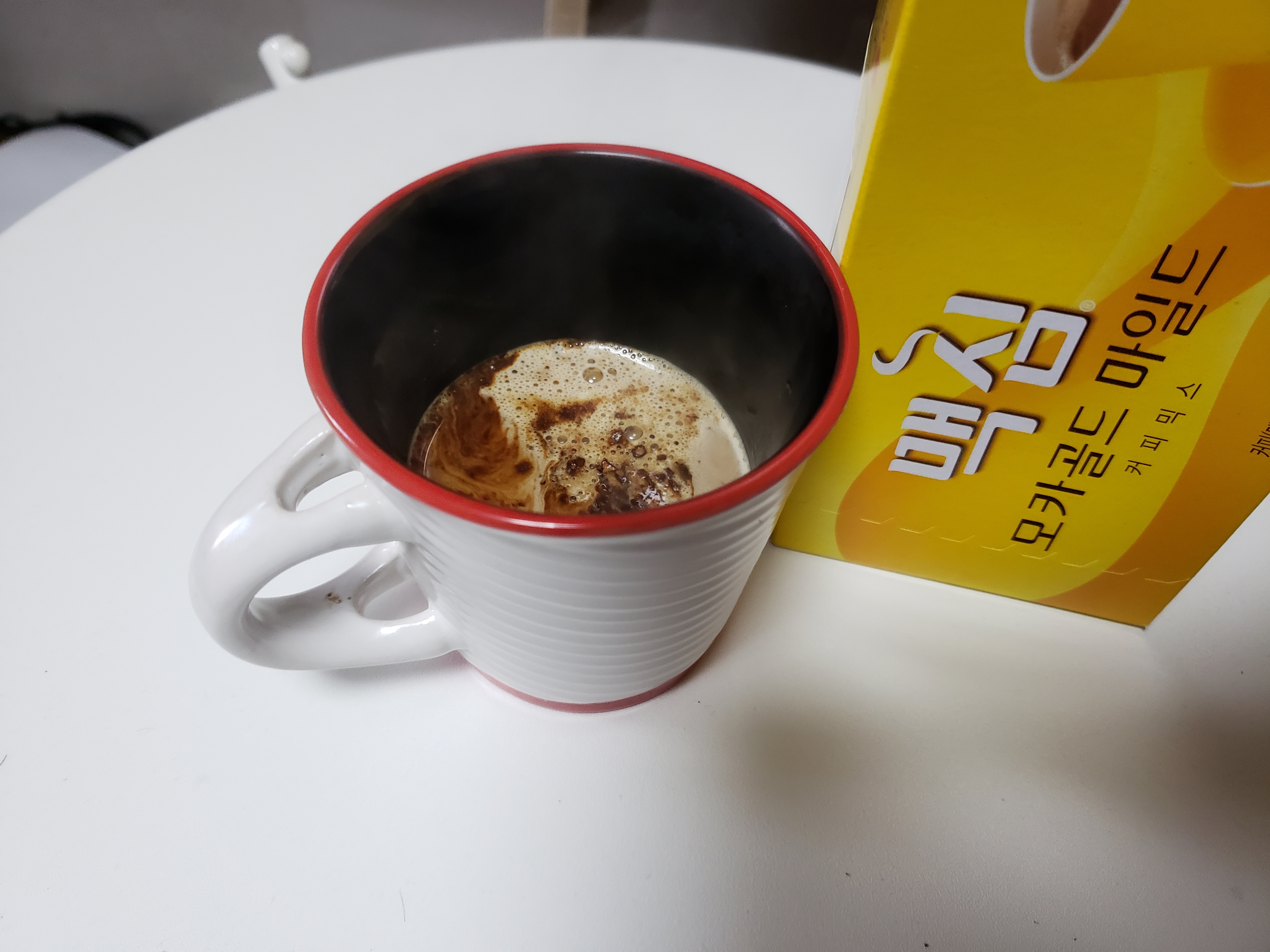 辛い食べ物を食べた後ピリピリ感をやわらげてくれるコーヒーはこれ　Maxim モカゴールドコーヒー